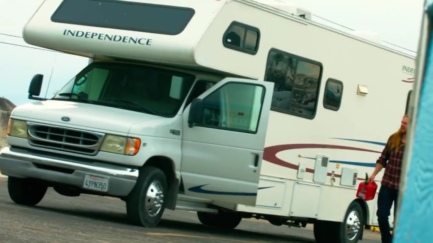 IMCDb.org: 2002 Ford E-450 Super Duty Gulf Stream Independence in ...