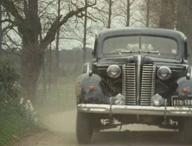 1938 McLaughlin-Buick Special Four-Door Trunk Sedan [41]