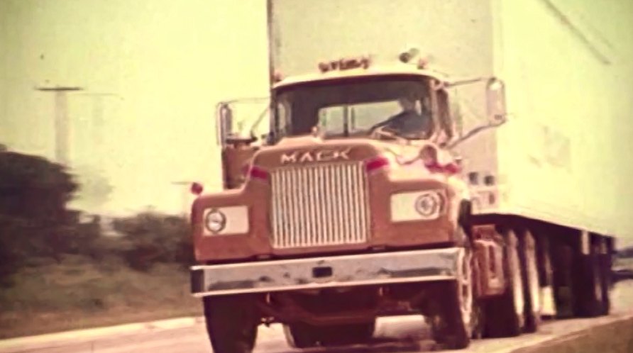 Mack R-Series
