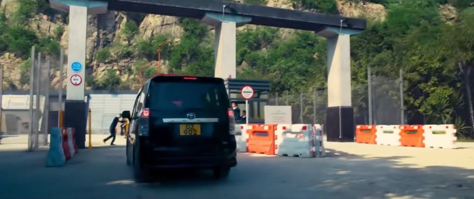 2010 Toyota Voxy [R70]