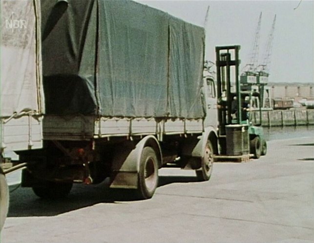 Mercedes-Benz LP 322 [LP57]