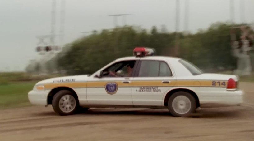 2003 Ford Crown Victoria LX [P74]