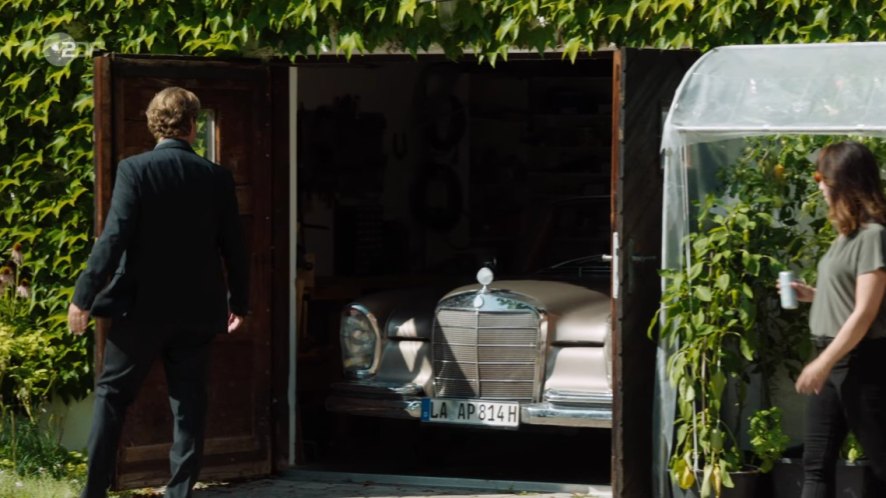 Mercedes-Benz 220 SE [W111]