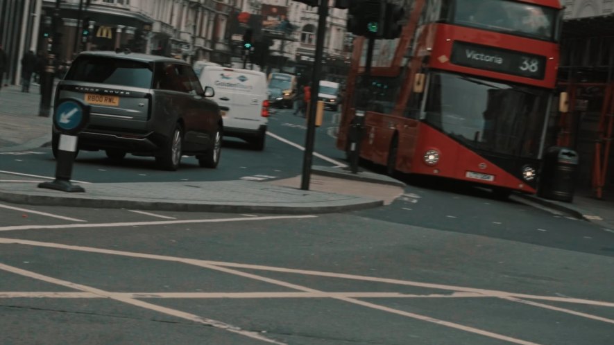 2022 Land-Rover Range Rover P400e SE Series V [L460]