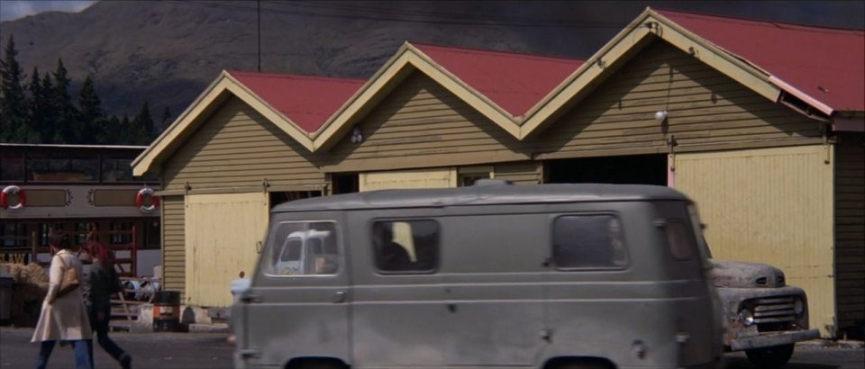 1968 Austin J4 Part-windowed van