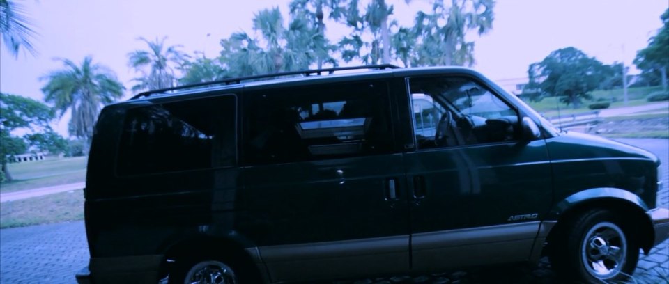 2001 Chevrolet Astro LS