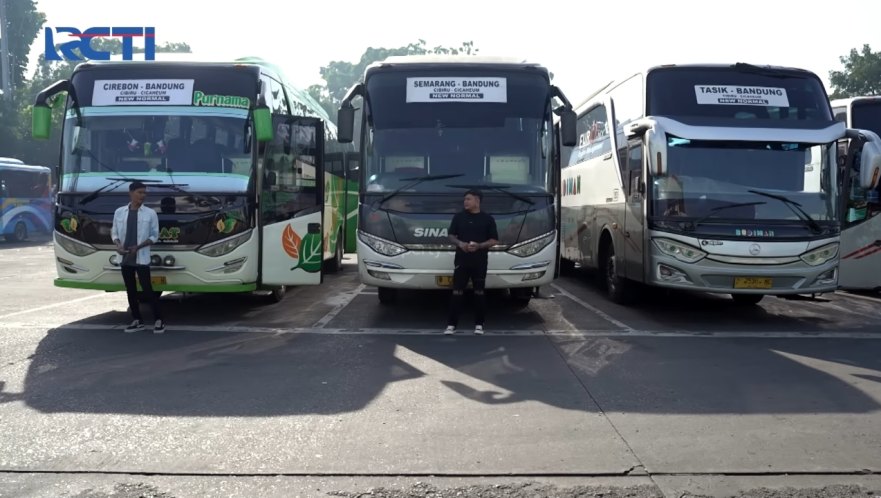 2017 AdiPutro Jetbus 3 On Mercedes-Benz Chassis