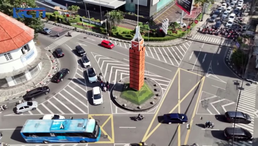 Laksana Discovery On Hino Chassis