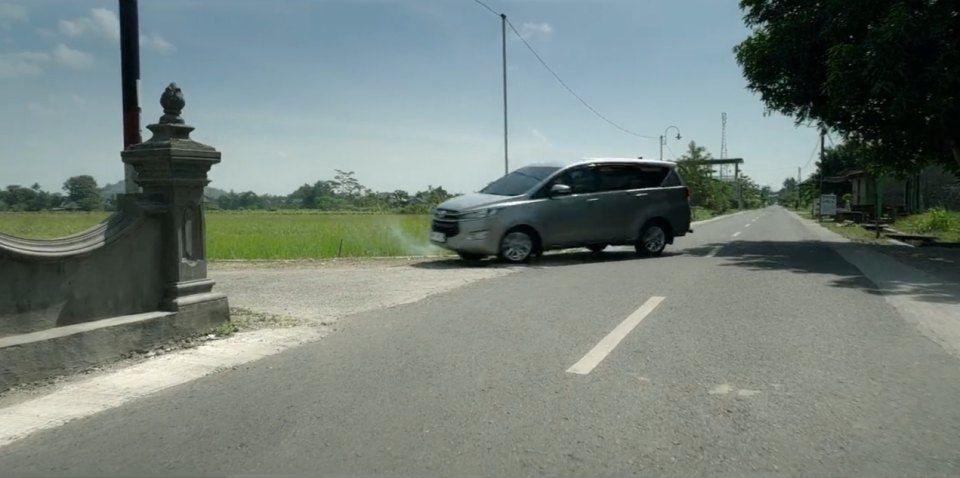 2015 Toyota Kijang Innova [AN140]