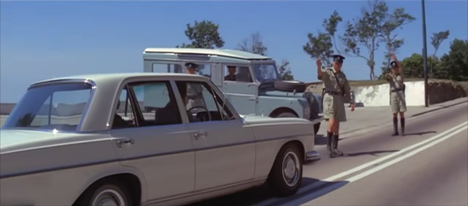 1962 Land-Rover 109'' Series IIa Station Wagon HK Police