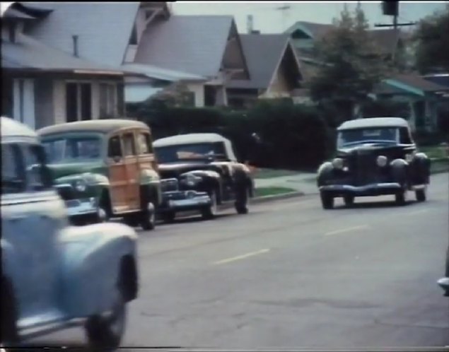 1936 Ford V8 De Luxe Convertible Coupe [68]