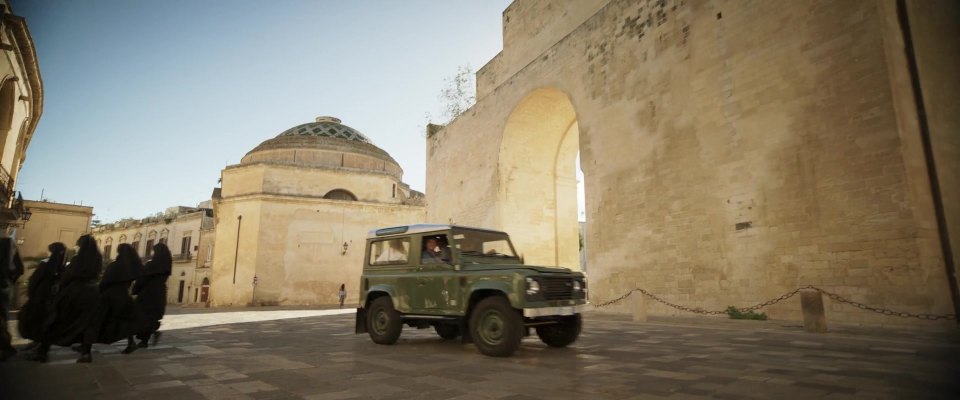 Land-Rover Defender 90