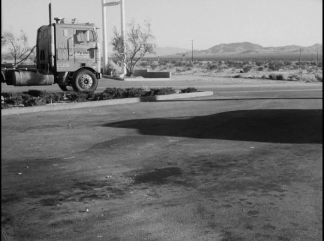Peterbilt 352