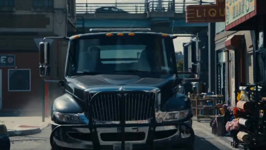 2002 International 4000-Series Extended Cab