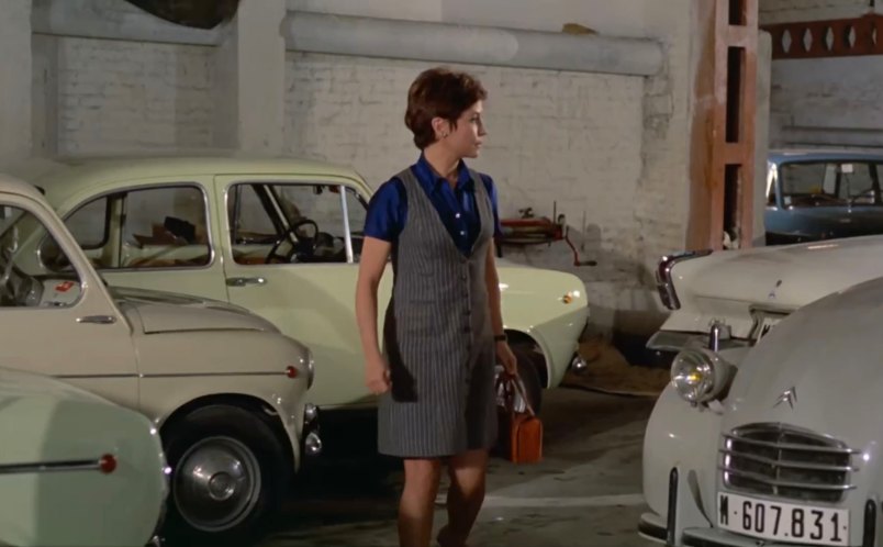 SEAT 600