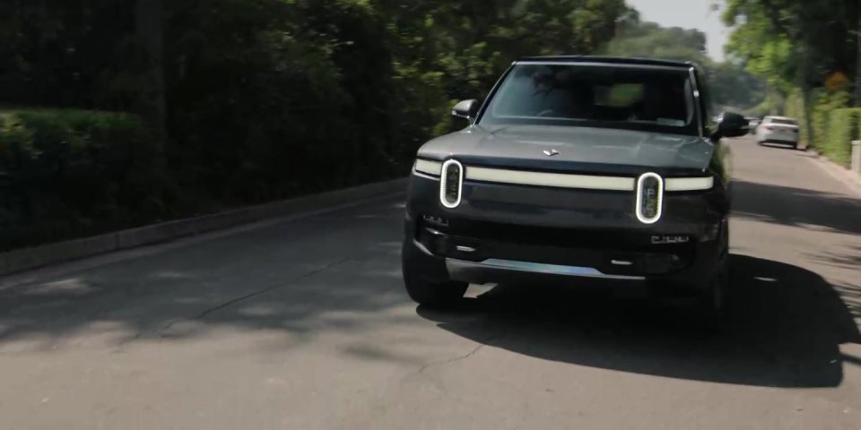 2023 Rivian R1S