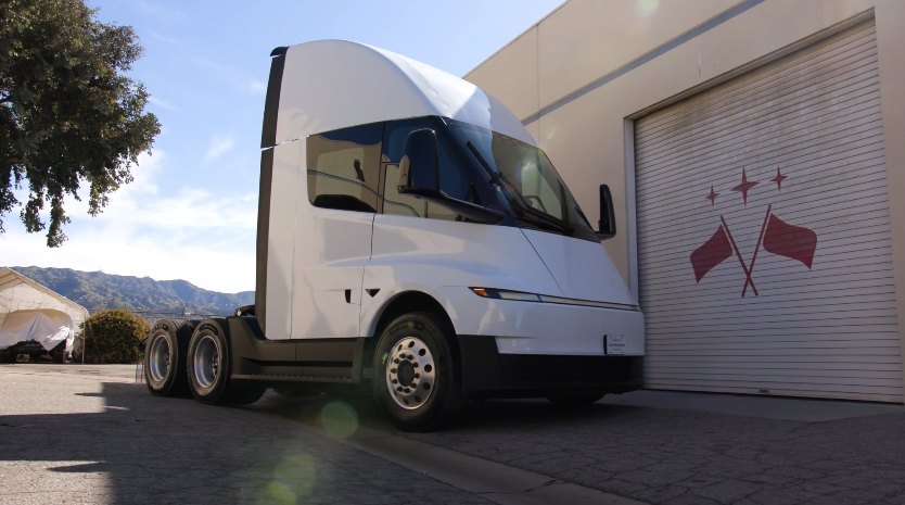 2025 Tesla Semi