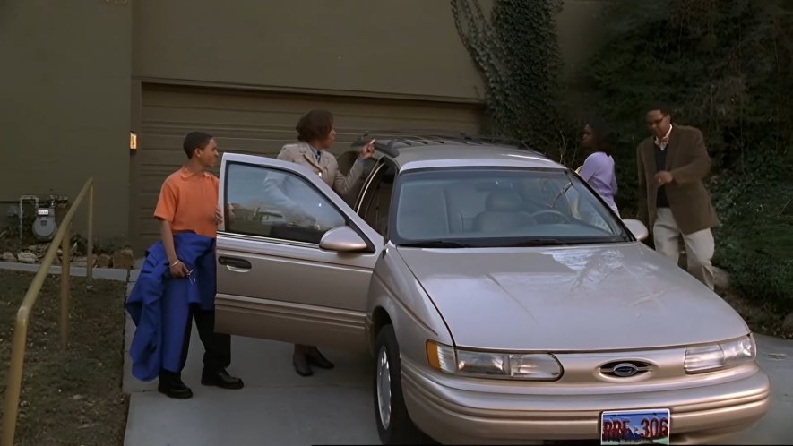 1992 Ford Taurus LX Wagon [DN5]