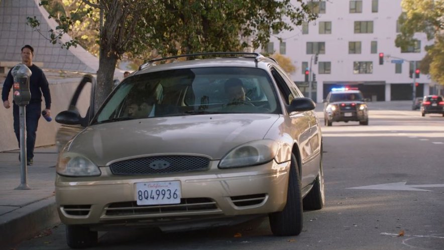 2004 Ford Taurus