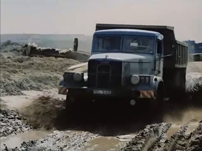 KrAZ 256 B