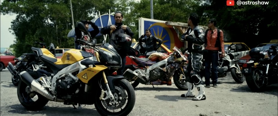 Aprilia Tuono V4 R