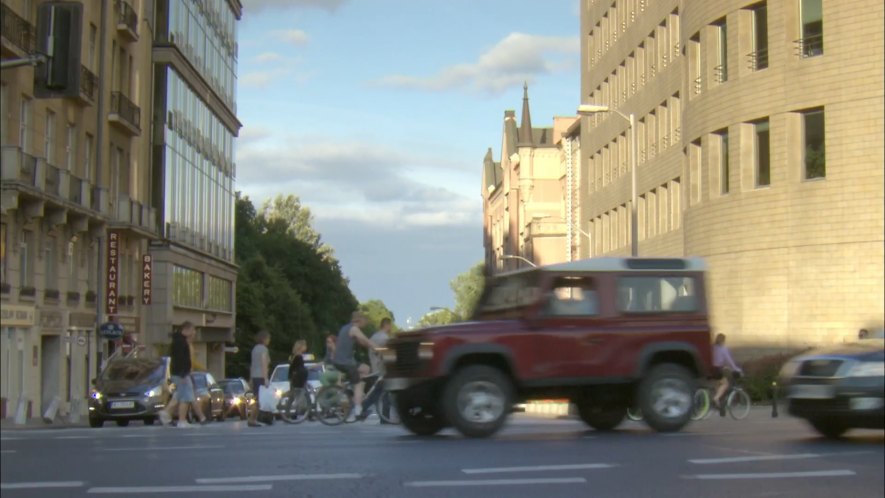 Land-Rover Defender 90