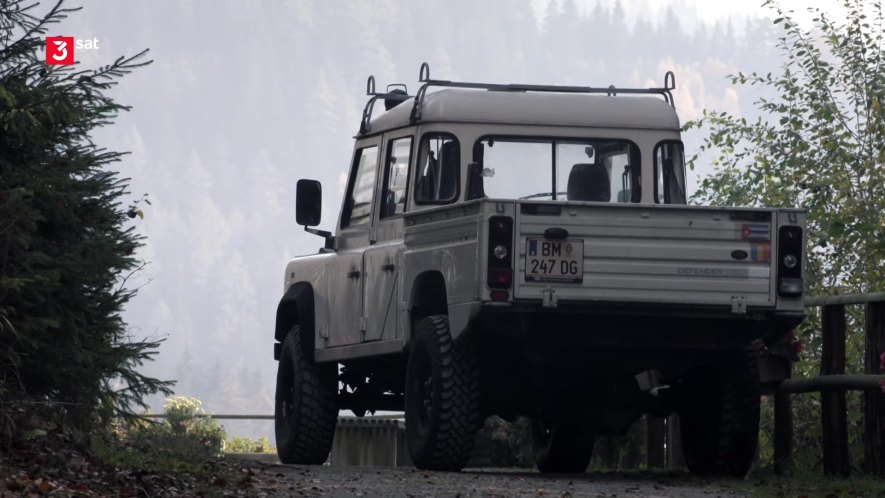 Land-Rover Defender 130 Double Cab Pick Up