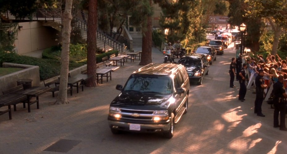 2003 Chevrolet Suburban LS 1500 [GMT830]