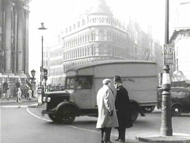 1946 Morris-Commercial LC2 Royal Mail Van