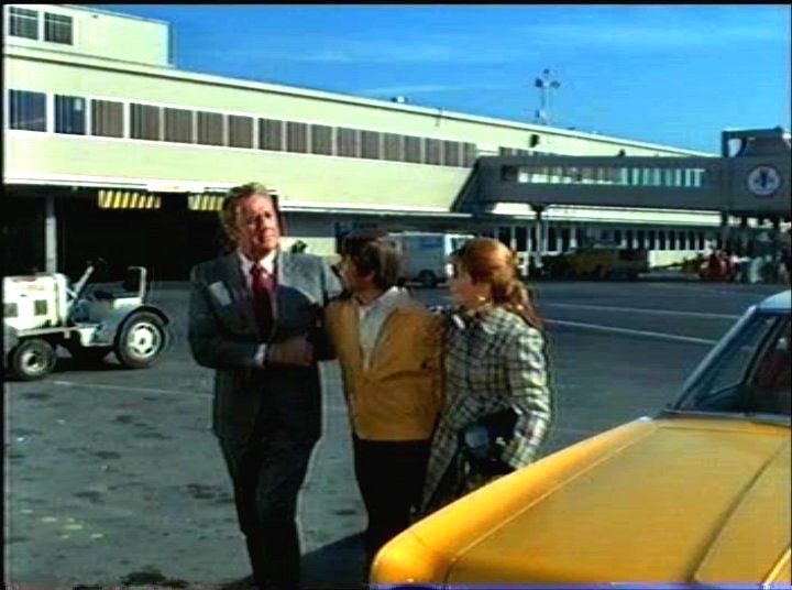 Clark CT Baggage Tug