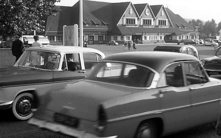 1961 Simca Ariane Super Luxe