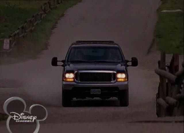 2002 Ford Excursion XLT [UW137]