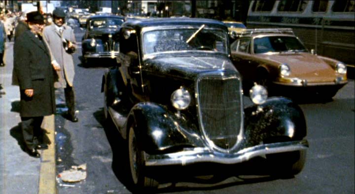 1933 Ford V8 Coupe [40]