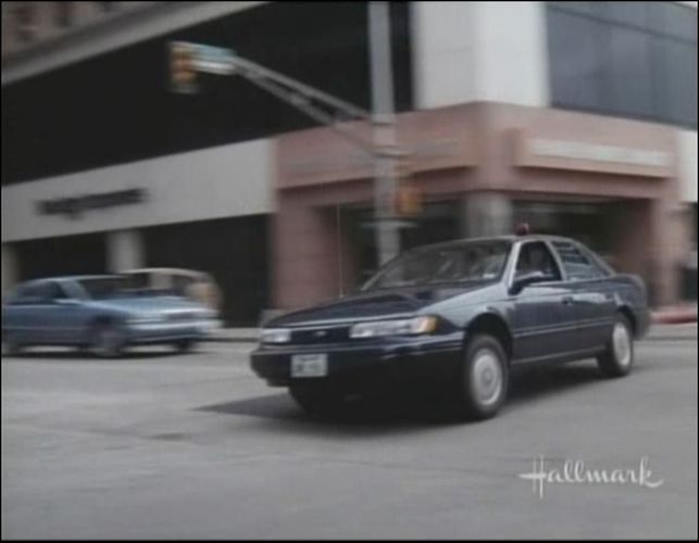 1993 Ford Taurus GL [DN5]