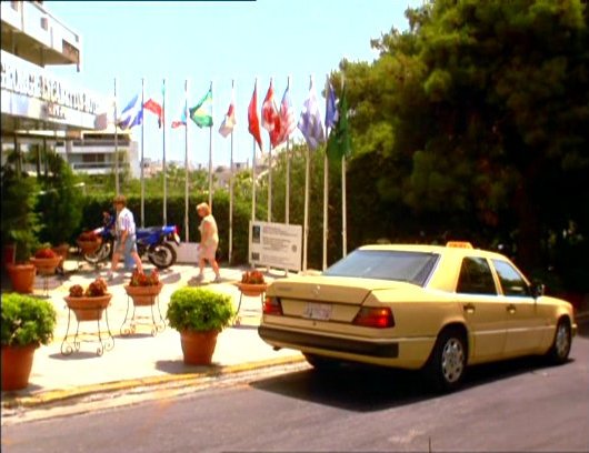 1990 Mercedes-Benz [W124]
