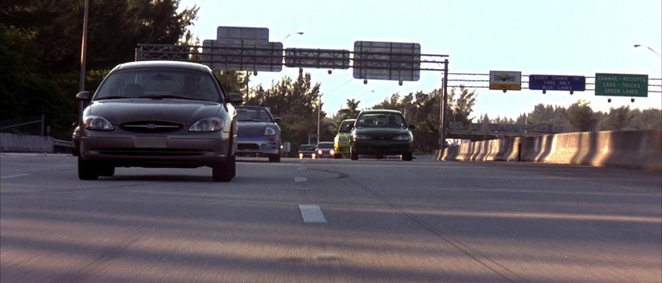 2002 Ford Taurus [D186]