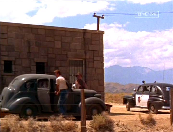 1937 Plymouth De Luxe Touring Sedan [P-4]