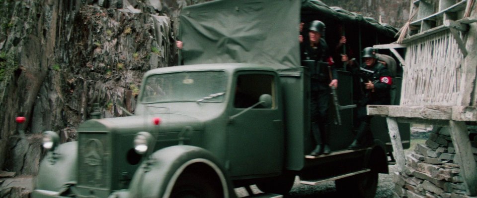 Mercedes-Benz L 2000