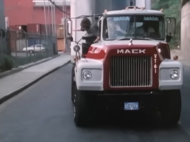 1977 Mack U-600