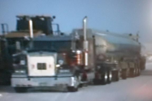 Kenworth W-900