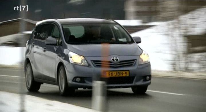 2009 Toyota Verso 2.0 D-4D [AUR20]