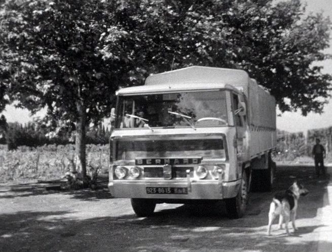 Bernard 19 TDA Pelpel 'Cabine Télévision'