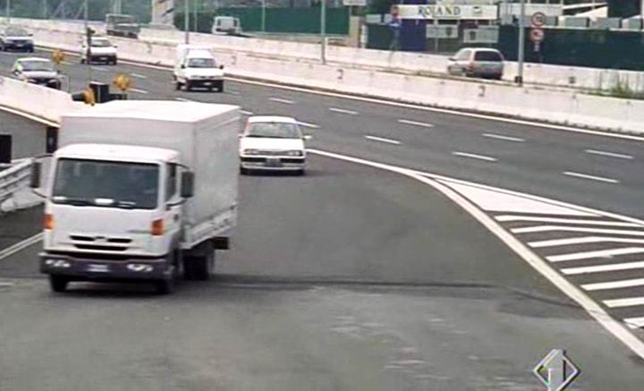 2000 Nissan Atleon
