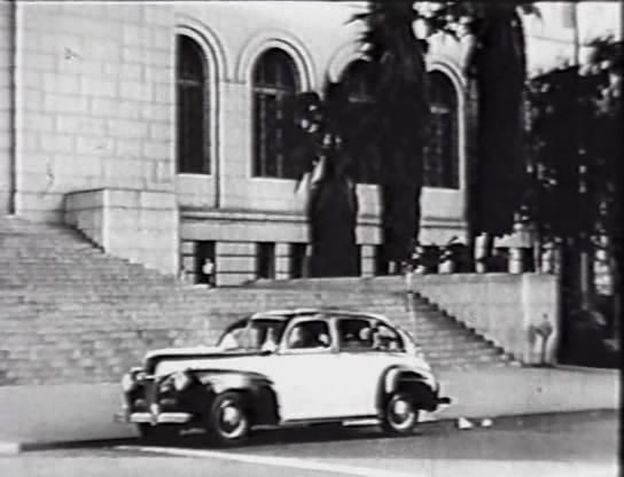 1941 Ford De Luxe Fordor Sedan