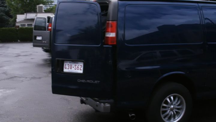 2003 Chevrolet Express [GMT610]