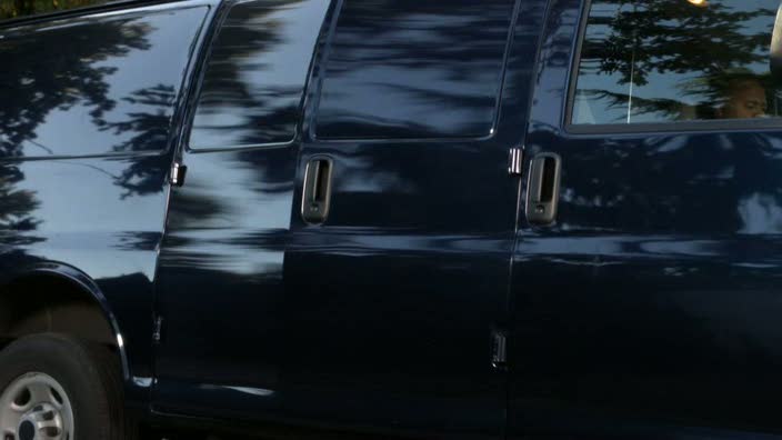 2003 Chevrolet Express [GMT610]