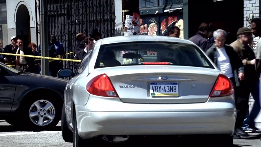 2002 Ford Taurus [D186]