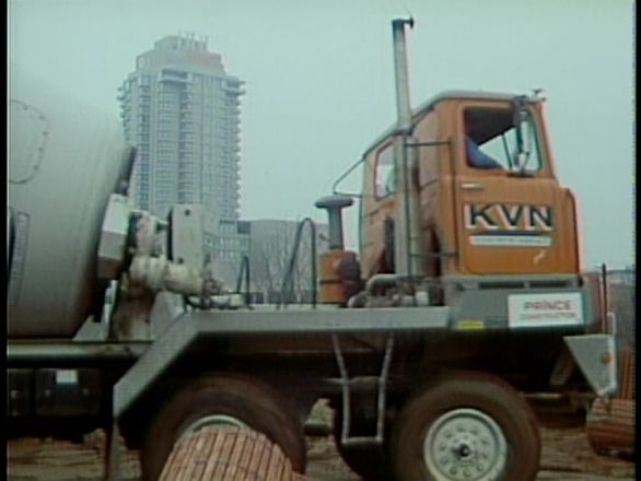 Mack F-Series Twin-Steer