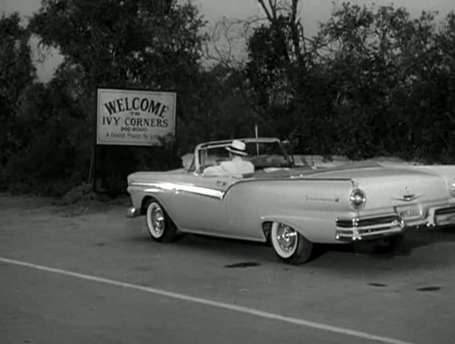 1957 Ford Fairlane 500 Sunliner [76B]