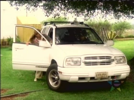 2000 Chevrolet Tracker L 4x2 [GMT190]